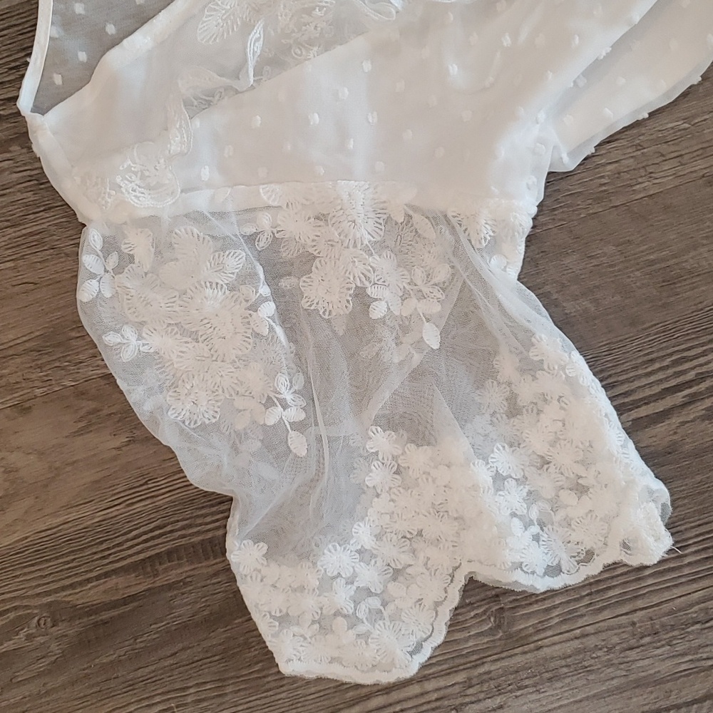 Elegant White Lace Maxi Dress - Picture 6 of 7